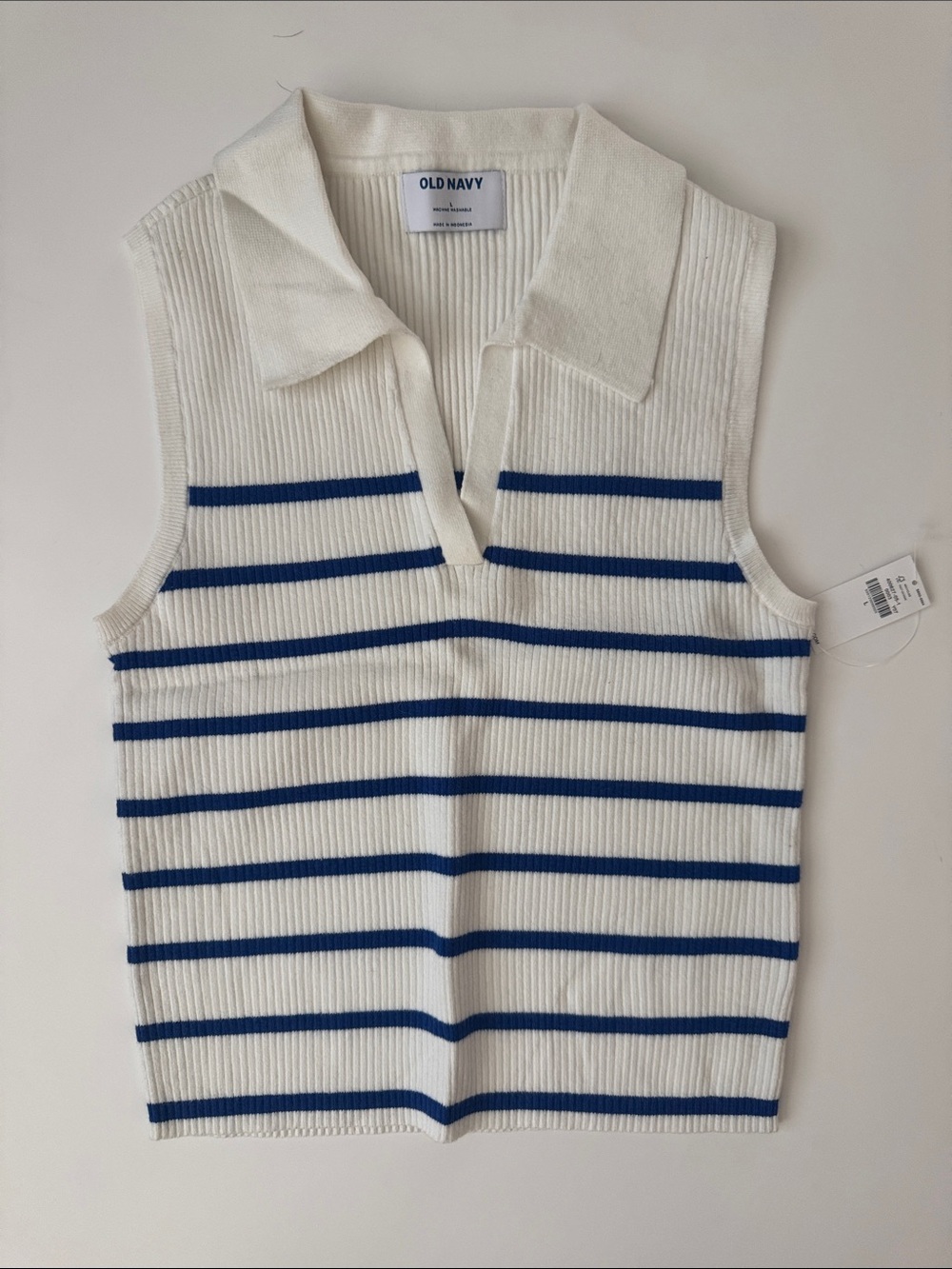 Old Navy sleeveles collared sweater
